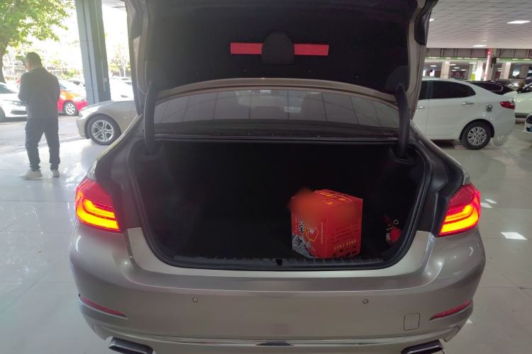 Used BMW 5 Series 2019 525Li Luxury Package Trunk