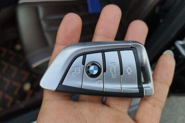 Used BMW 5 Series 2019 Updated 530Li xDrive Luxury Package Vehicle Key