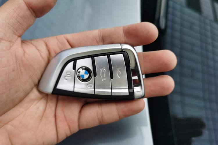 Used BMW 5 Series 2019 525i M Sport Package Vehicle Key