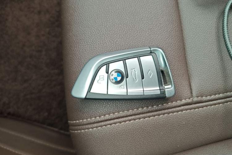 Used BMW 5 Series 2019 Facelifted 525Li Luxury Package Vehicle Key