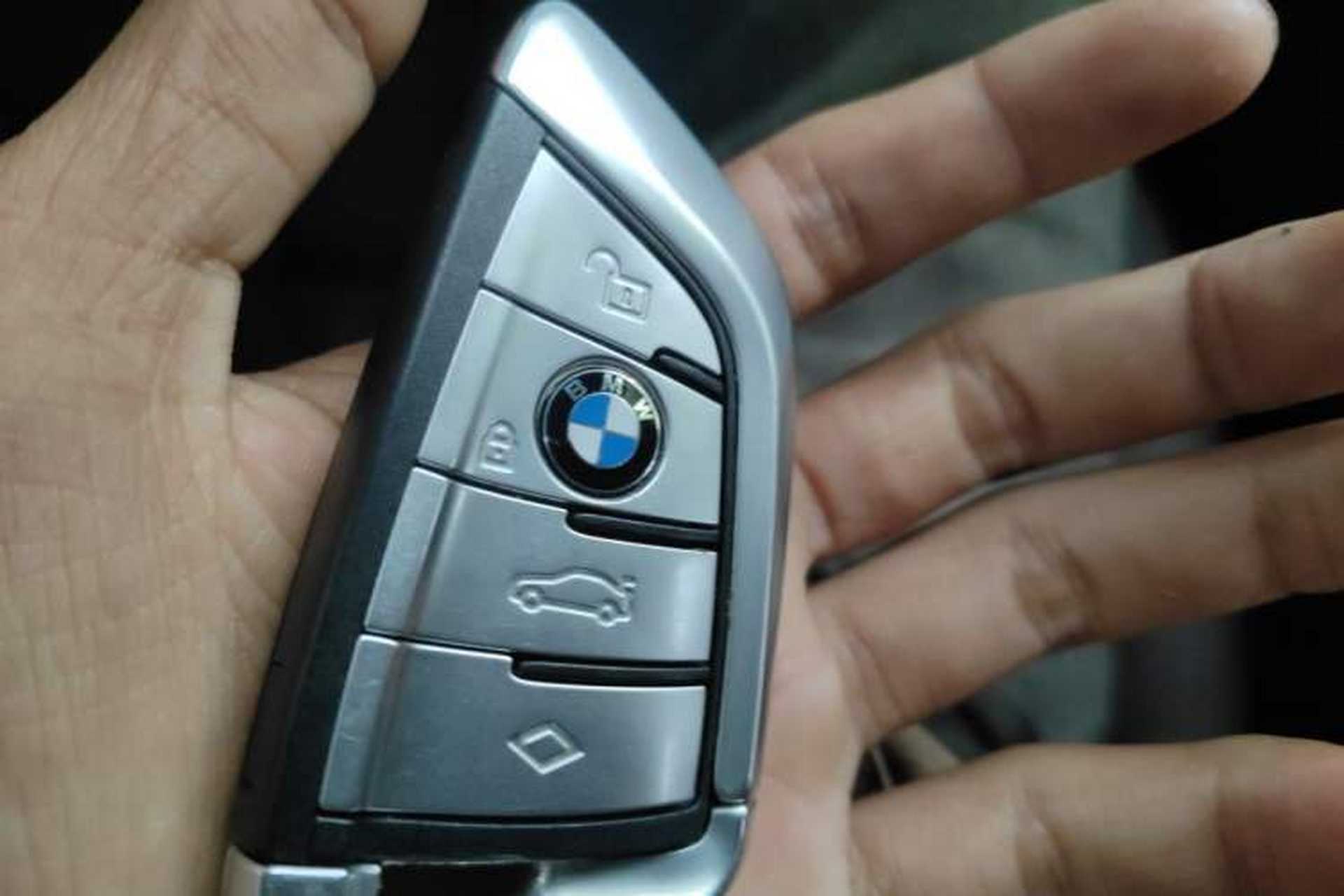 Used BMW 5 Series 2019 Facelifted 525Li Luxury Package Vehicle Key