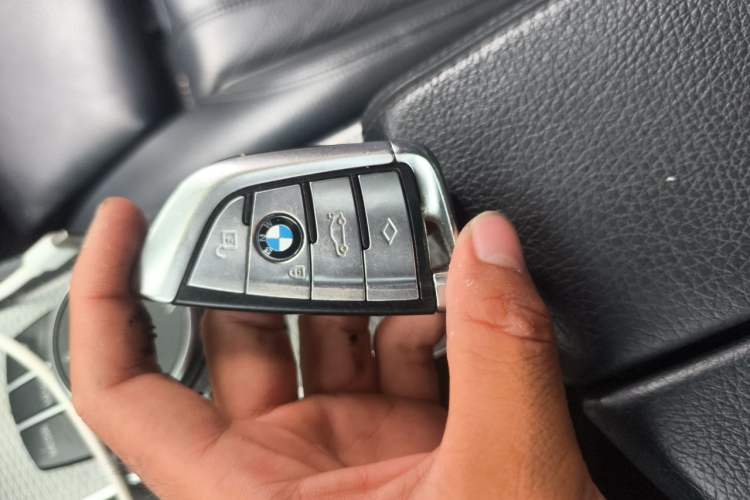 Used BMW 5 Series 2019 525i M Sport Package Vehicle Key
