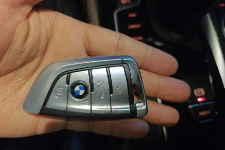 Used BMW 5 Series 2019 530Li Leading Model Luxury Package Vehicle Key