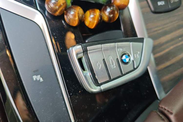 Used BMW 5 Series 2019 530Li Leading Model Luxury Package Vehicle Key