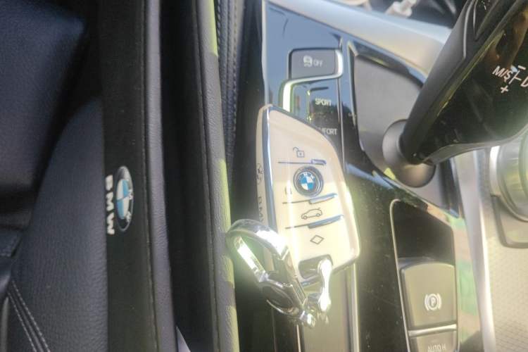 Used BMW 5 Series 2019 525i M Sport Package Vehicle Key