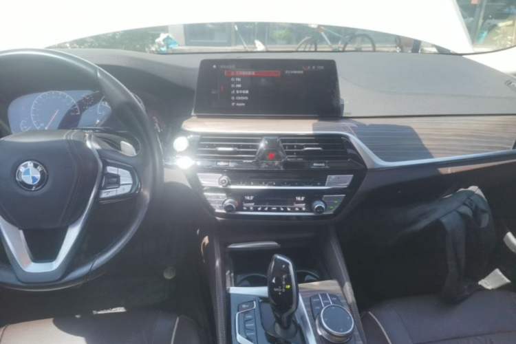 Used BMW 5 Series 2019 Facelifted 530Li Luxury Edition Premium Package Audio And AC Panel