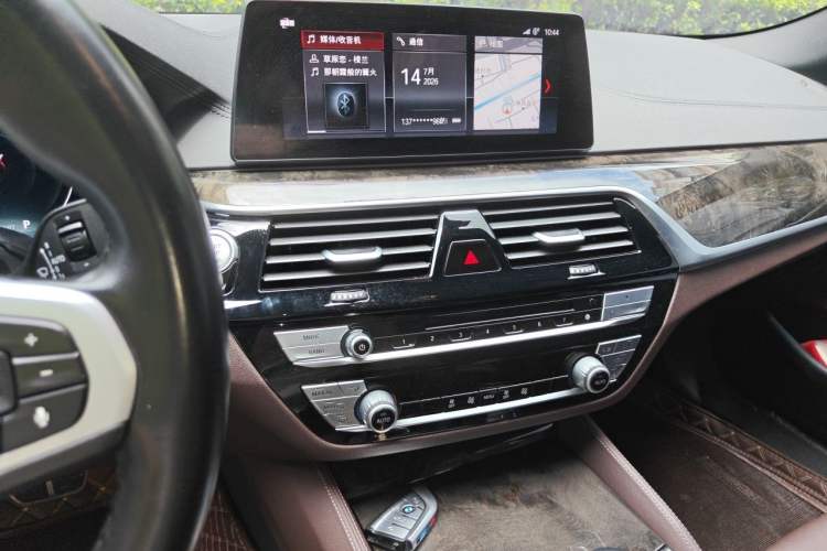 Used BMW 5 Series 2019 525Li M Sport Package Audio And AC Panel