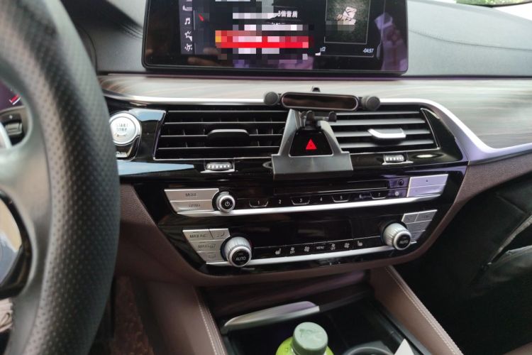 Used BMW 5 Series 2019 Facelifted 530Li Leading Edition Luxury Package Audio And AC Panel