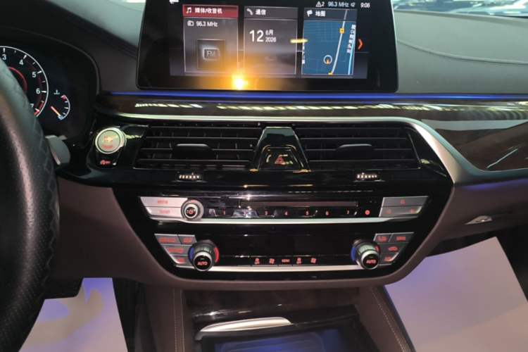 Used BMW 5 Series 2019 525Li Luxury Package Audio And AC Panel