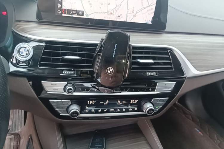 Used BMW 5 Series 2019 Facelifted 530Li Luxury Edition Premium Package Audio And AC Panel