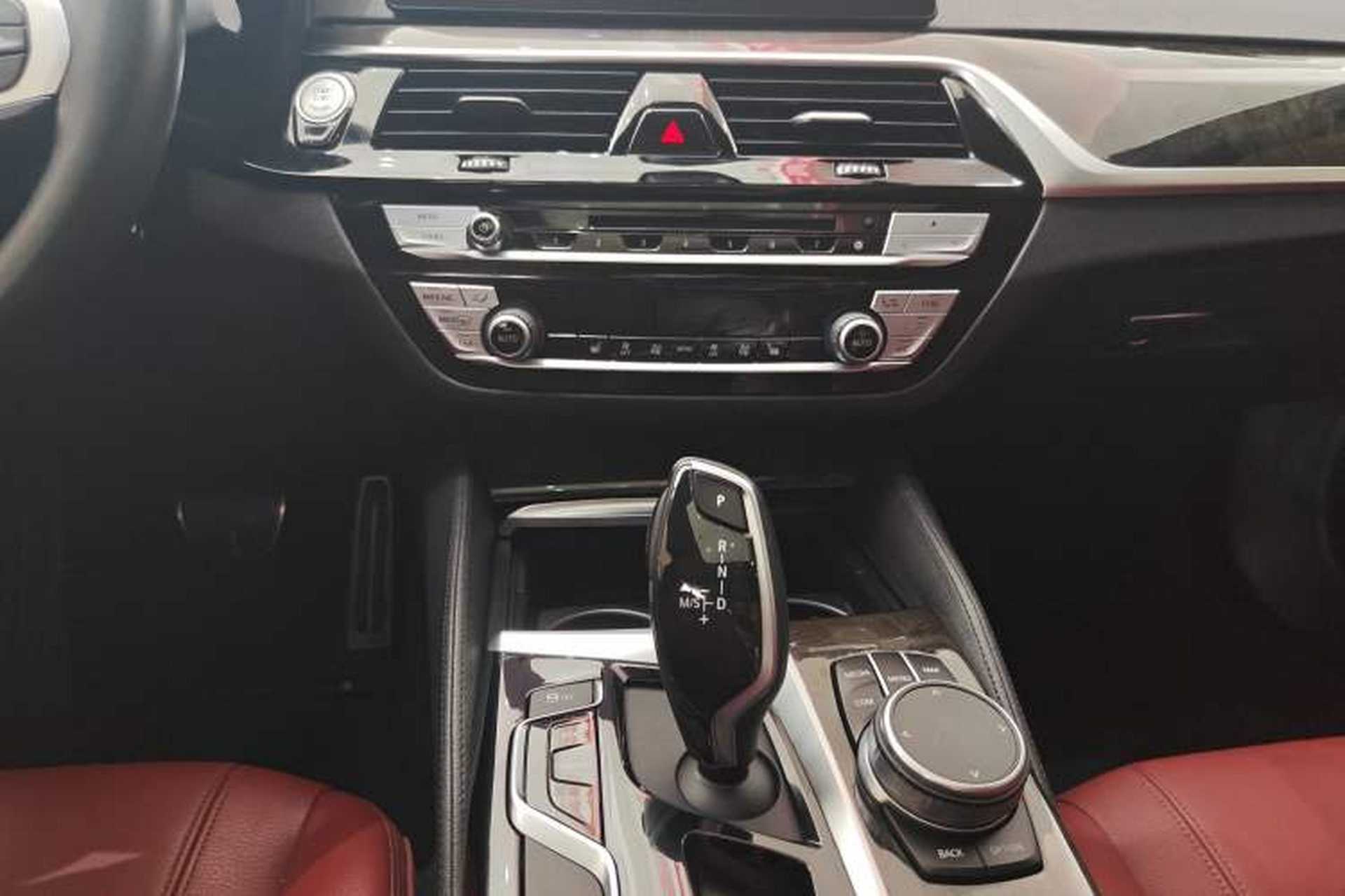Used BMW 5 Series 2019 530Li Leading Model M Sport Package Audio And AC Panel