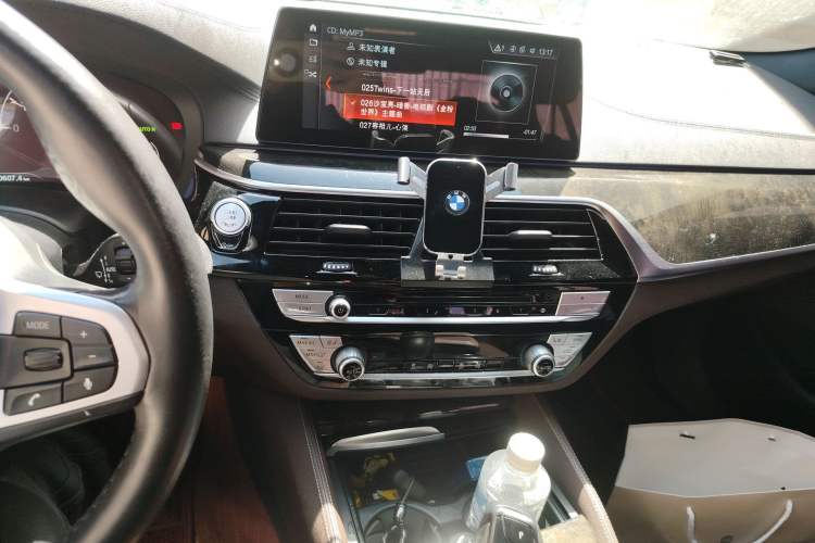Used BMW 5 Series 2019 525Li M Sport Package Audio And AC Panel