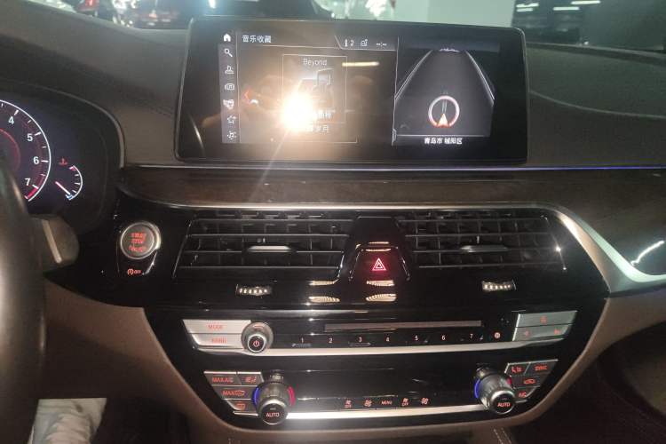 Used BMW 5 Series 2019 Facelifted 525Li Luxury Package Audio And AC Panel