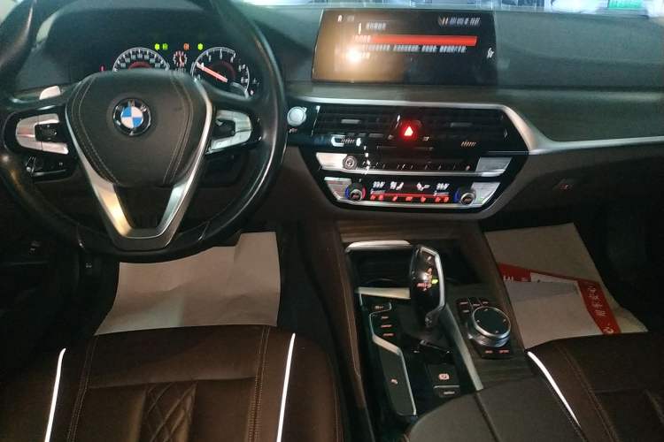 Used BMW 5 Series 2019 530Li xDrive Luxury Package Audio And AC Panel