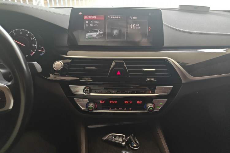 Used BMW 5 Series 2019 525Li M Sport Package Audio And AC Panel