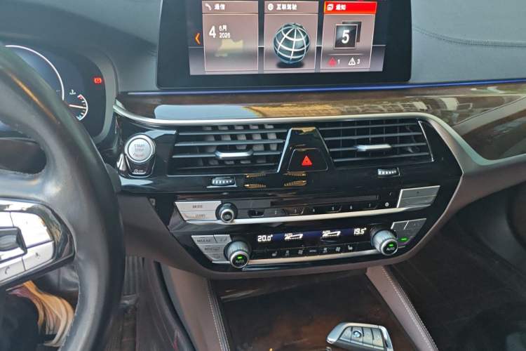 Used BMW 5 Series 2019 Facelifted 525Li Luxury Package Audio And AC Panel
