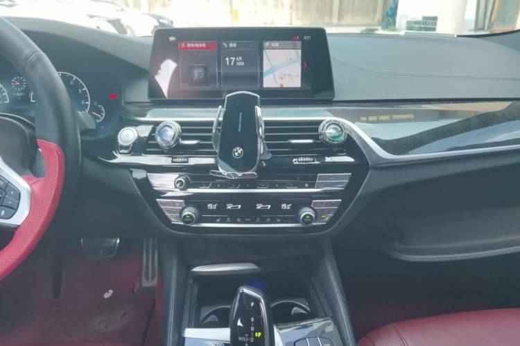Used BMW 5 Series 2019 530Li Leading Model M Sport Package Audio And AC Panel