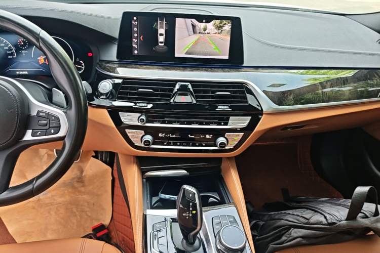 Used BMW 5 Series 2019 530Li Leading Model M Sport Package Audio And AC Panel