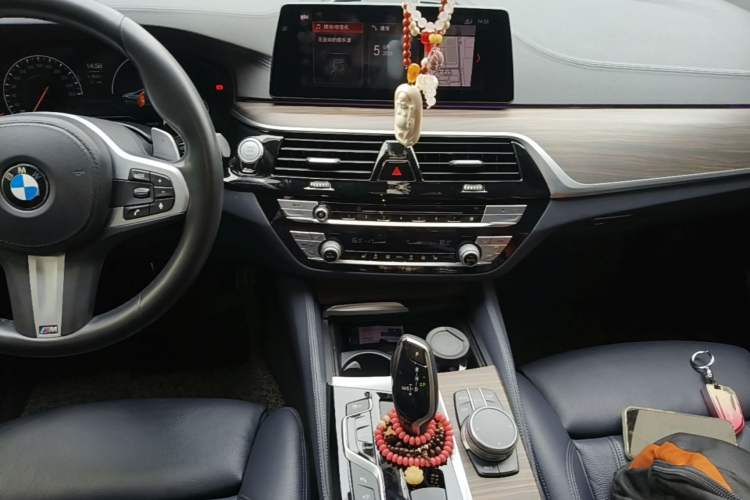 Used BMW 5 Series 2019 Facelifted 530i M Sport Package Audio And AC Panel