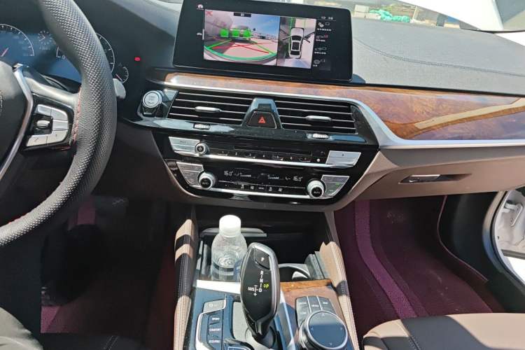 Used BMW 5 Series 2019 525Li Luxury Package Audio And AC Panel