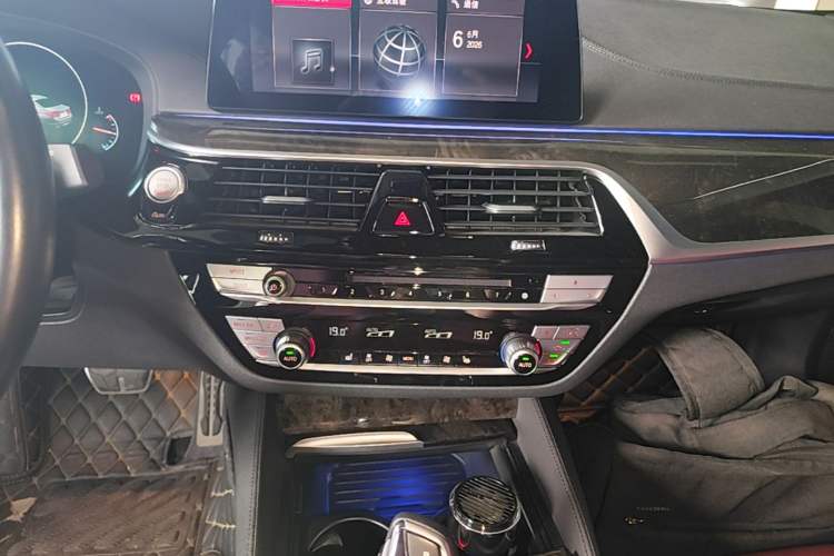 Used BMW 5 Series 2019 530Li xDrive M Sport Package Audio And AC Panel