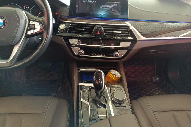 Used BMW 5 Series 2019 Facelifted 525Li Luxury Package Audio And AC Panel