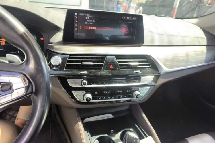Used BMW 5 Series 2019 530Li Leading Model Luxury Package Audio And AC Panel