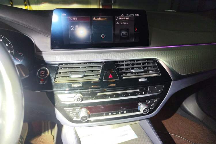 Used BMW 5 Series 2019 525i M Sport Package Audio And AC Panel