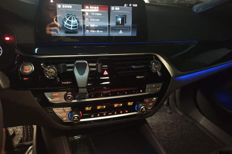 Used BMW 5 Series 2019 525Li M Sport Package Audio And AC Panel