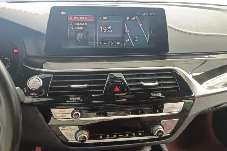 Used BMW 5 Series 2019 530Li Leading Model M Sport Package Audio And AC Panel