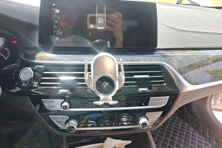 Used BMW 5 Series 2019 525Li M Sport Package Audio And AC Panel