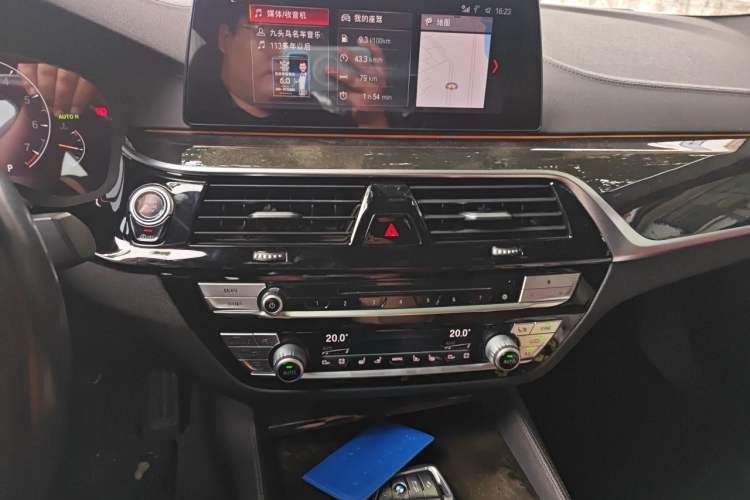 Used BMW 5 Series 2019 Restyled 530Li Luxury Edition M Sport Package Audio And AC Panel
