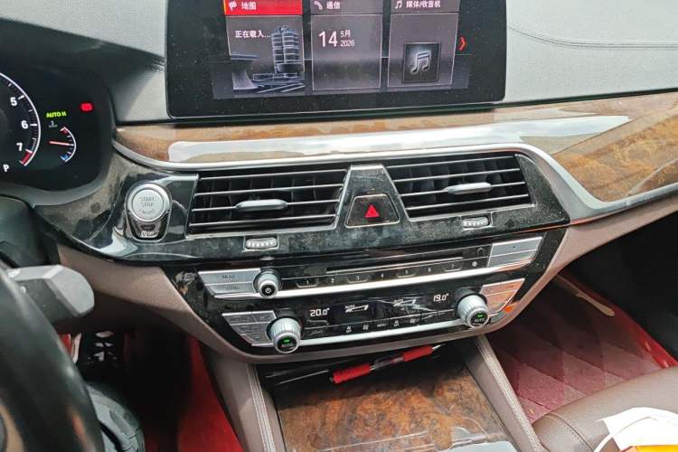 Used BMW 5 Series 2019 525Li Luxury Package Audio And AC Panel