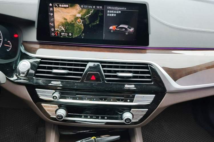 Used BMW 5 Series 2019 Facelifted 525Li Luxury Package Audio And AC Panel