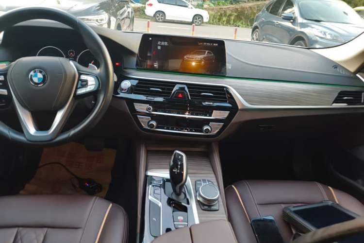 Used BMW 5 Series 2019 Facelifted 530Li Leading Edition Luxury Package Audio And AC Panel