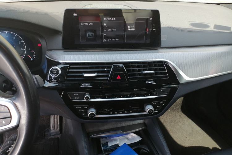 Used BMW 5 Series 2019 525i M Sport Package Audio And AC Panel