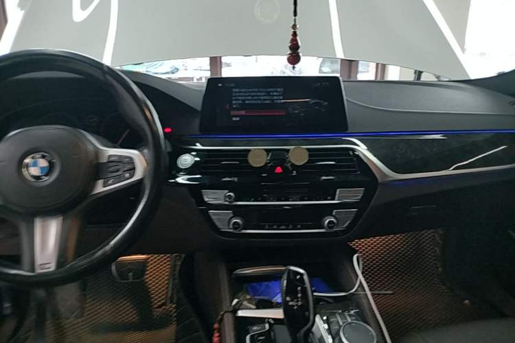 Used BMW 5 Series 2019 525Li M Sport Package Audio And AC Panel