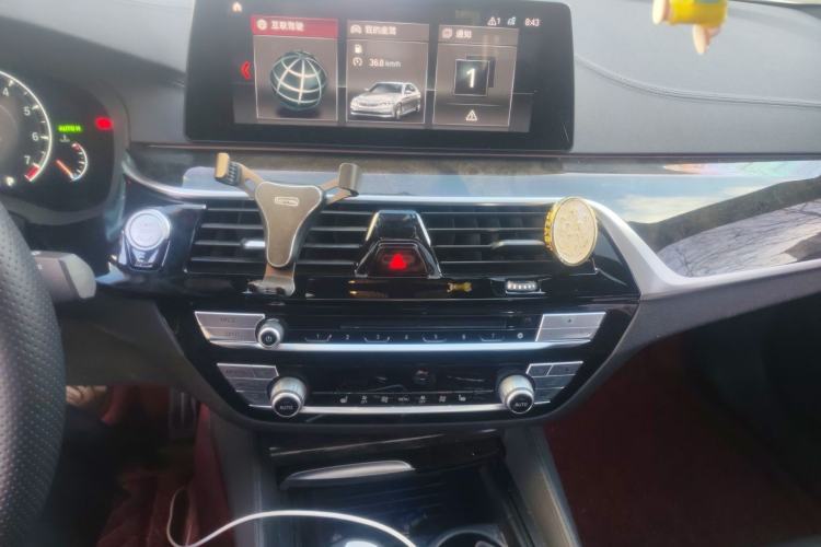 Used BMW 5 Series 2019 525Li M Sport Package Audio And AC Panel