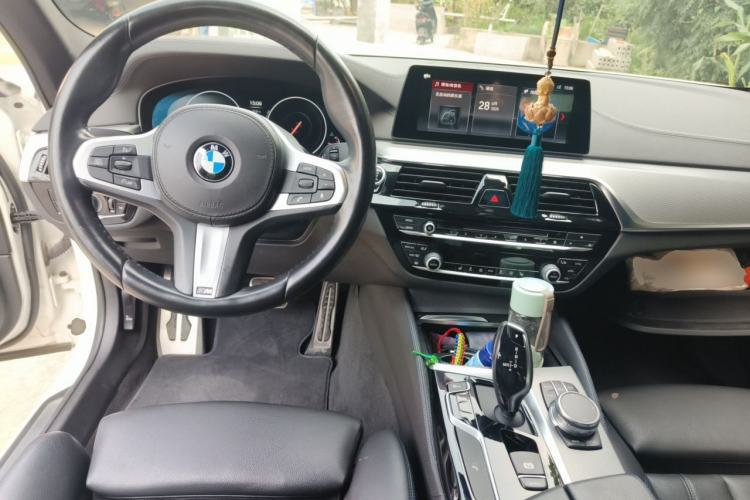 Used BMW 5 Series 2019 525i M Sport Package Center Console