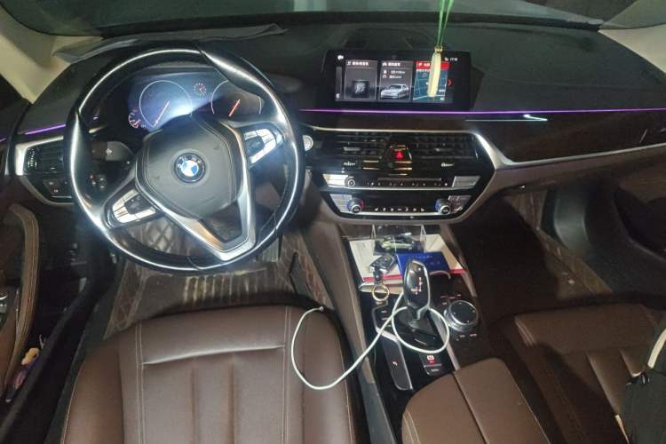 Used BMW 5 Series 2019 525Li Luxury Package Center Console