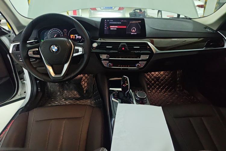 Used BMW 5 Series 2019 Facelifted 525Li Luxury Package Center Console