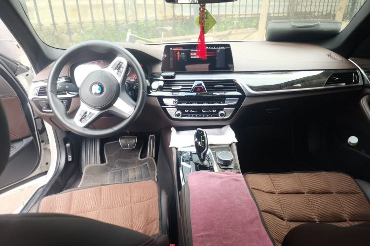 Used BMW 5 Series 2019 Restyled 525Li M Sport Package Center Console