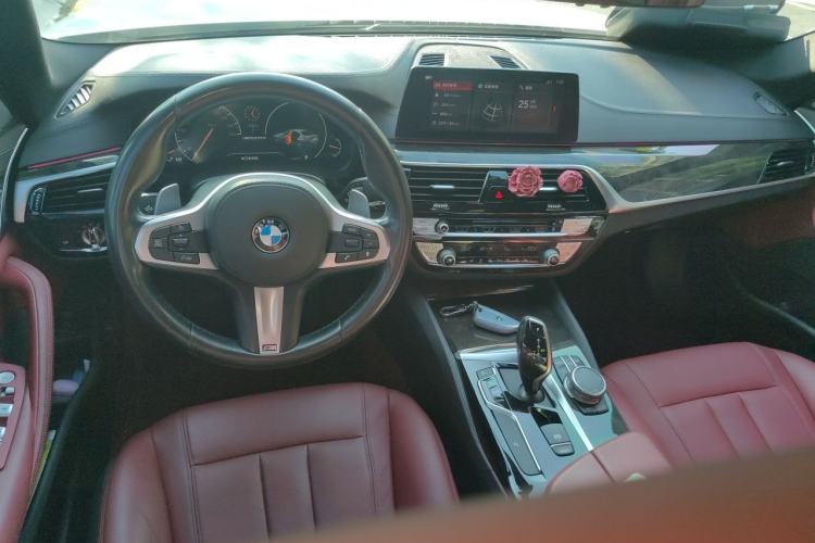 Used BMW 5 Series 2019 Facelifted 530Li Leading Edition M Sport Package Center Console