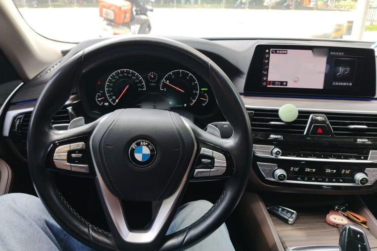 Used BMW 5 Series 2019 530Li Leading Model Luxury Package Center Console