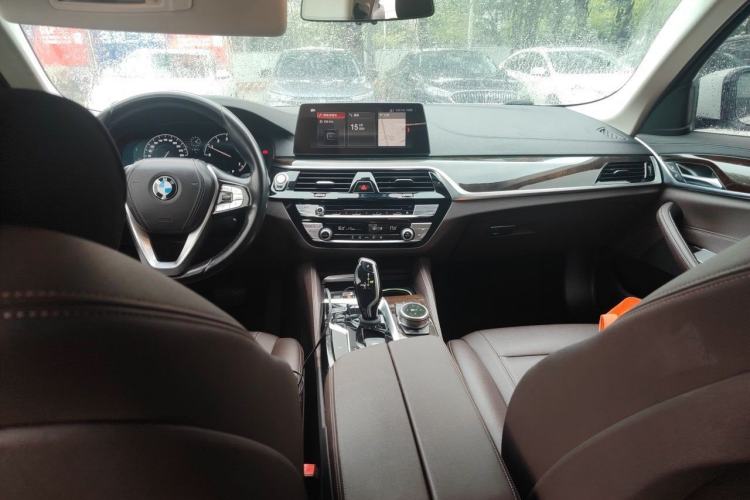 Used BMW 5 Series 2019 Facelifted 525Li Luxury Package Center Console