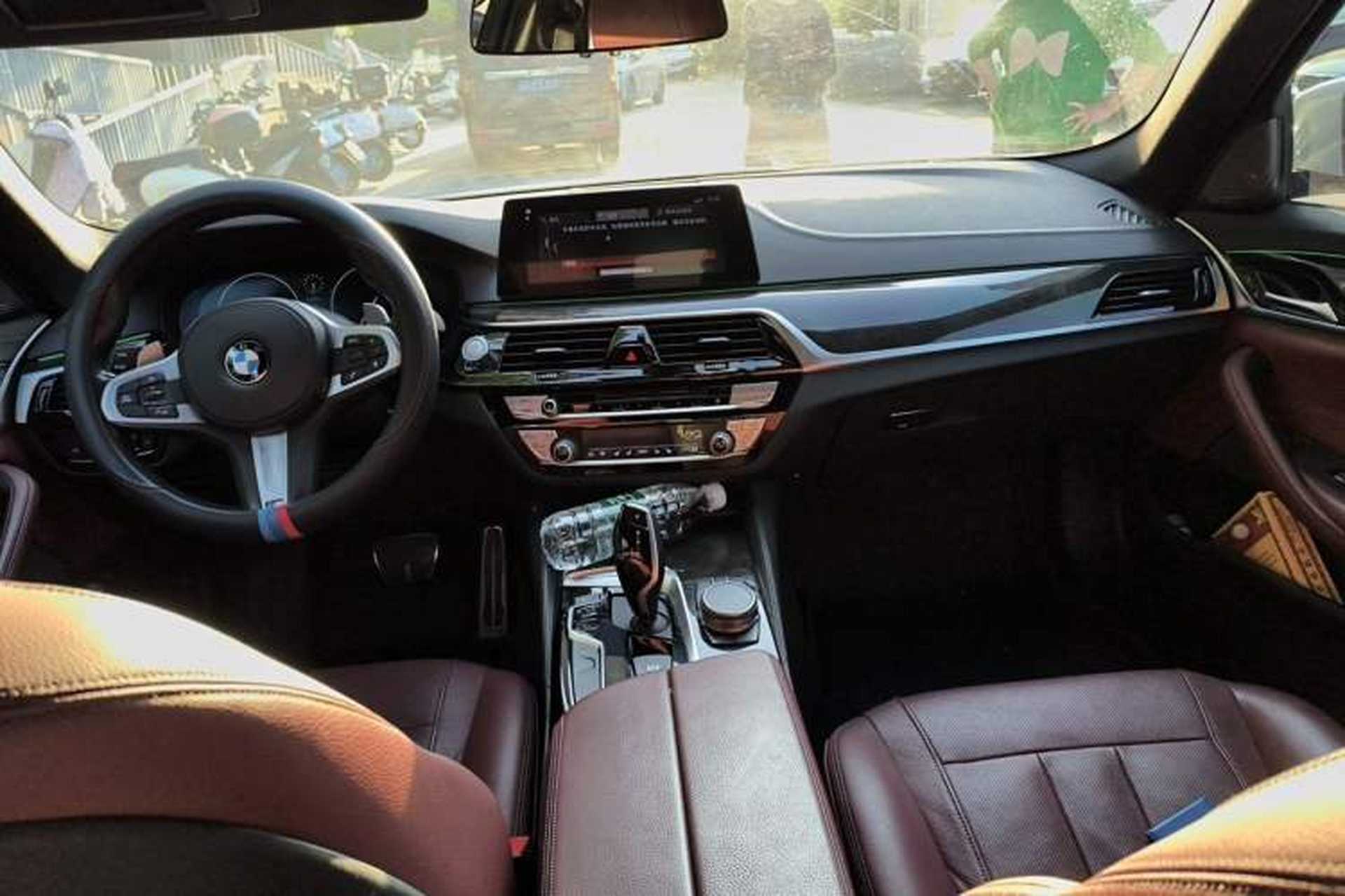 Used BMW 5 Series 2019 Restyled 530Li Luxury Edition M Sport Package Center Console