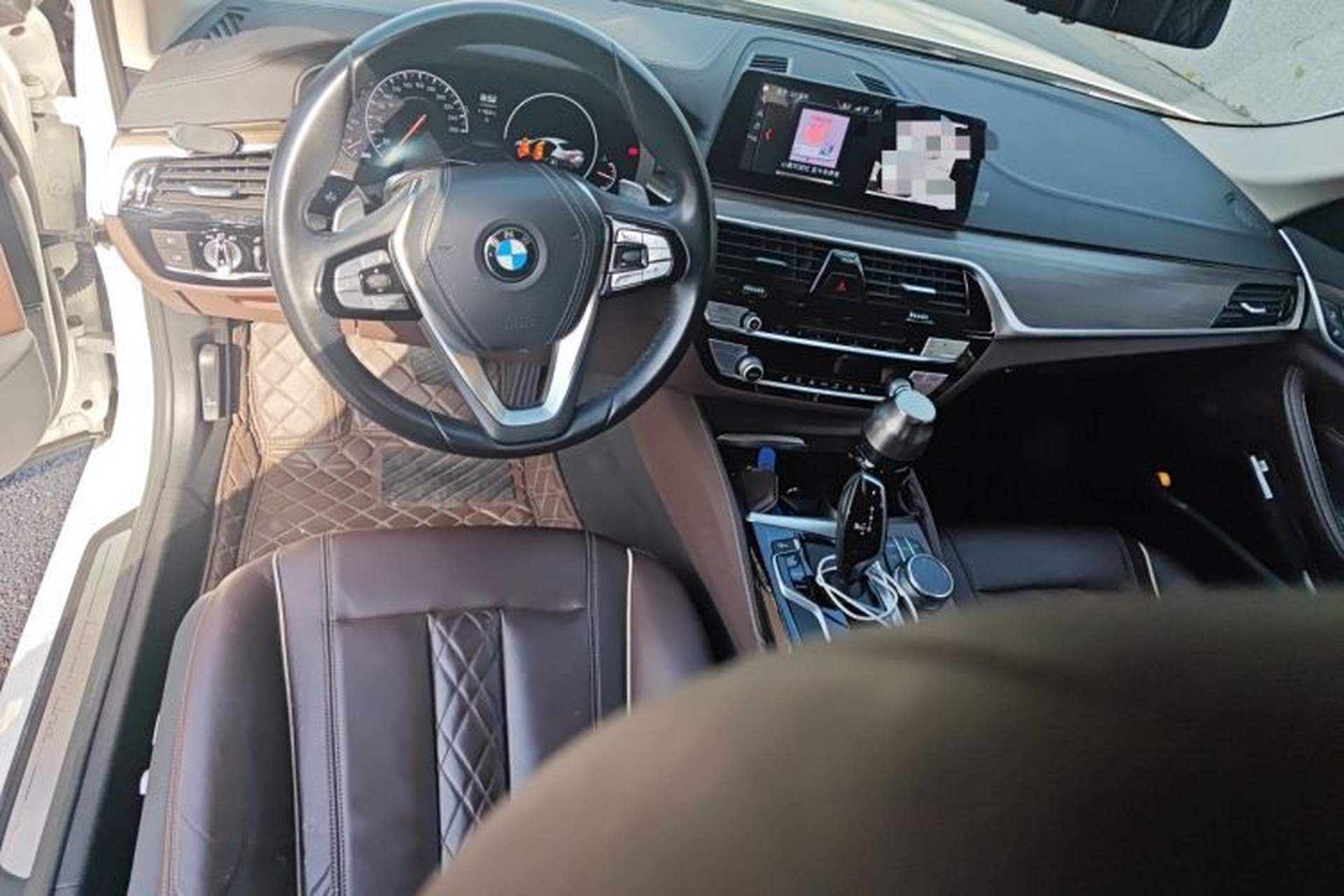Used BMW 5 Series 2019 530Li Leading Model Luxury Package Center Console
