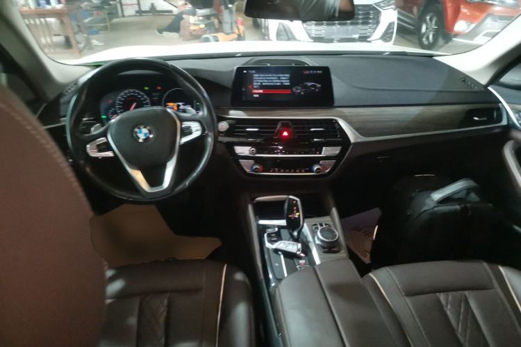 Used BMW 5 Series 2019 530Li Leading Model Luxury Package Center Console