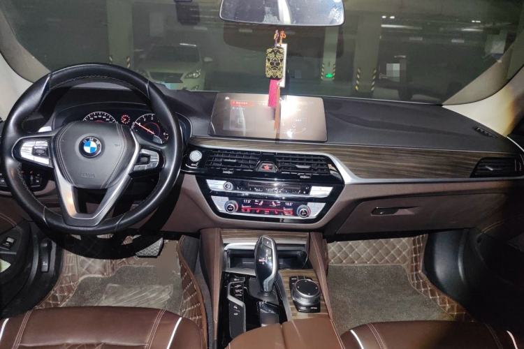 Used BMW 5 Series 2019 530Li Luxury Edition Premium Package Center Console
