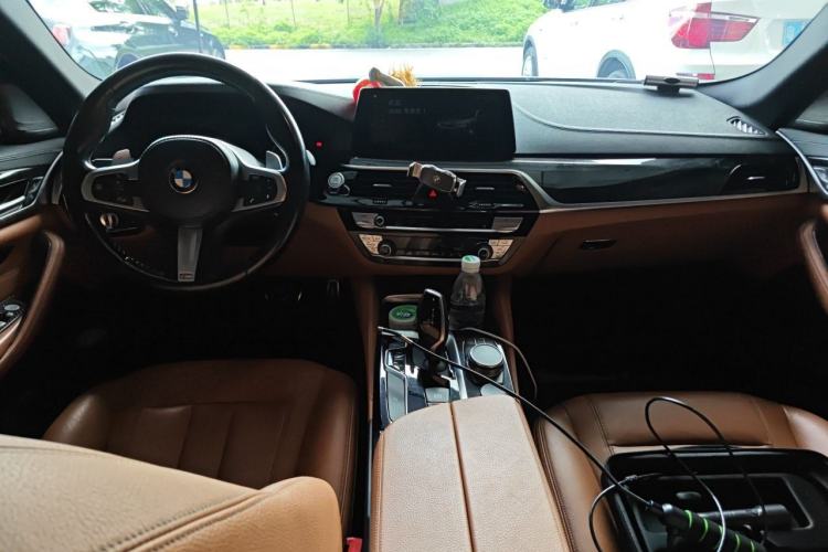 Used BMW 5 Series 2019 530Li Leading Model M Sport Package Center Console
